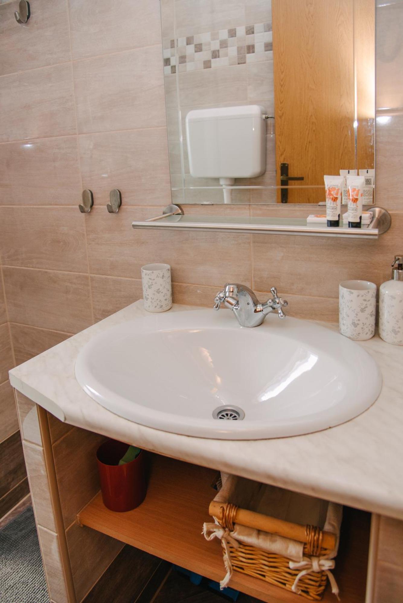 Apartments Sab โอกูลิน ภายนอก รูปภาพ