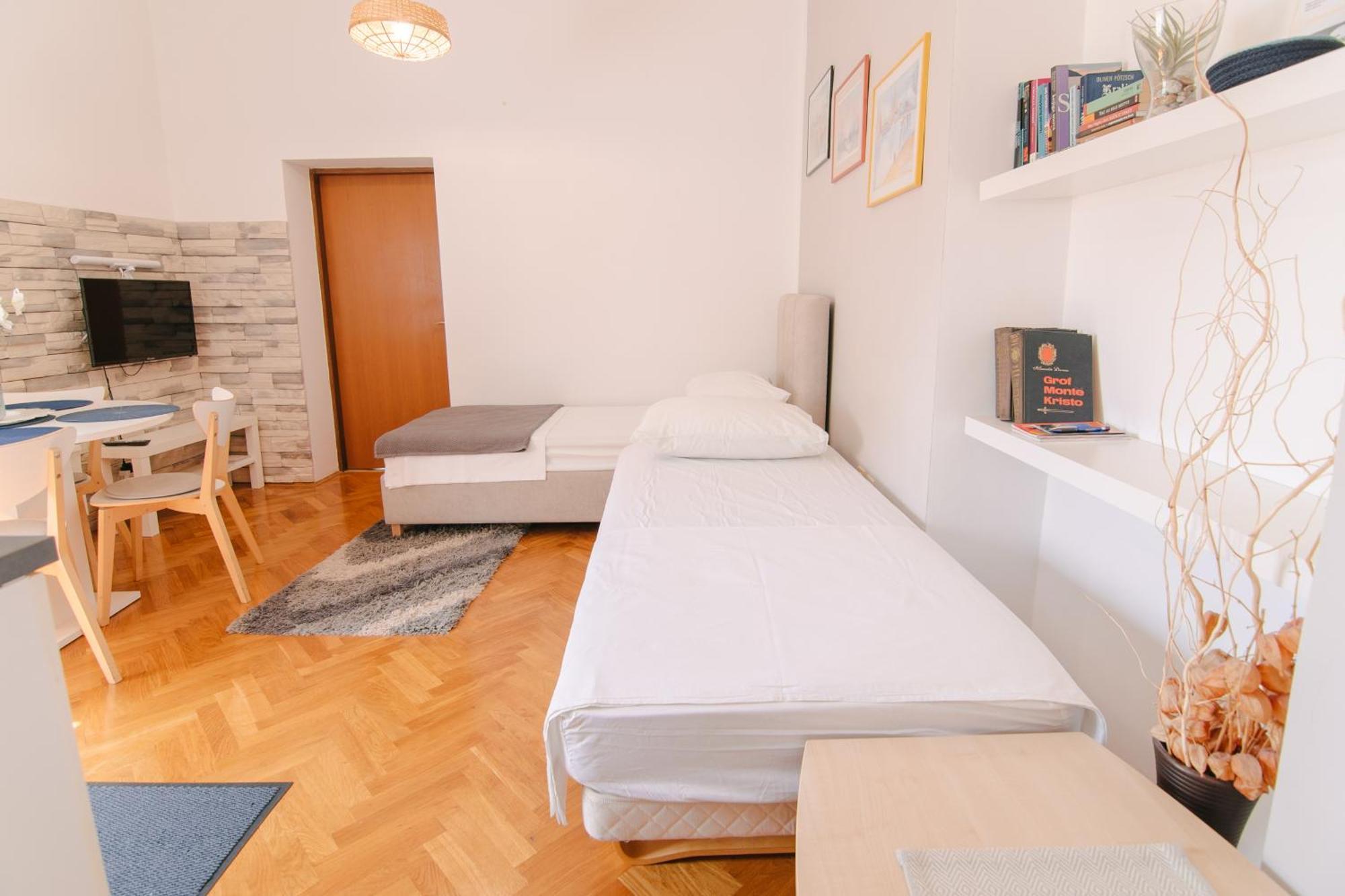 Apartments Sab โอกูลิน ภายนอก รูปภาพ